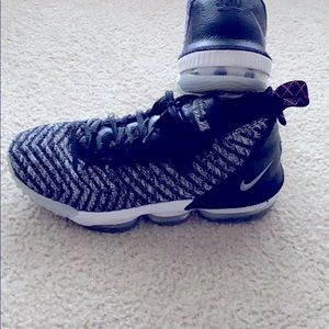 Lebron 16